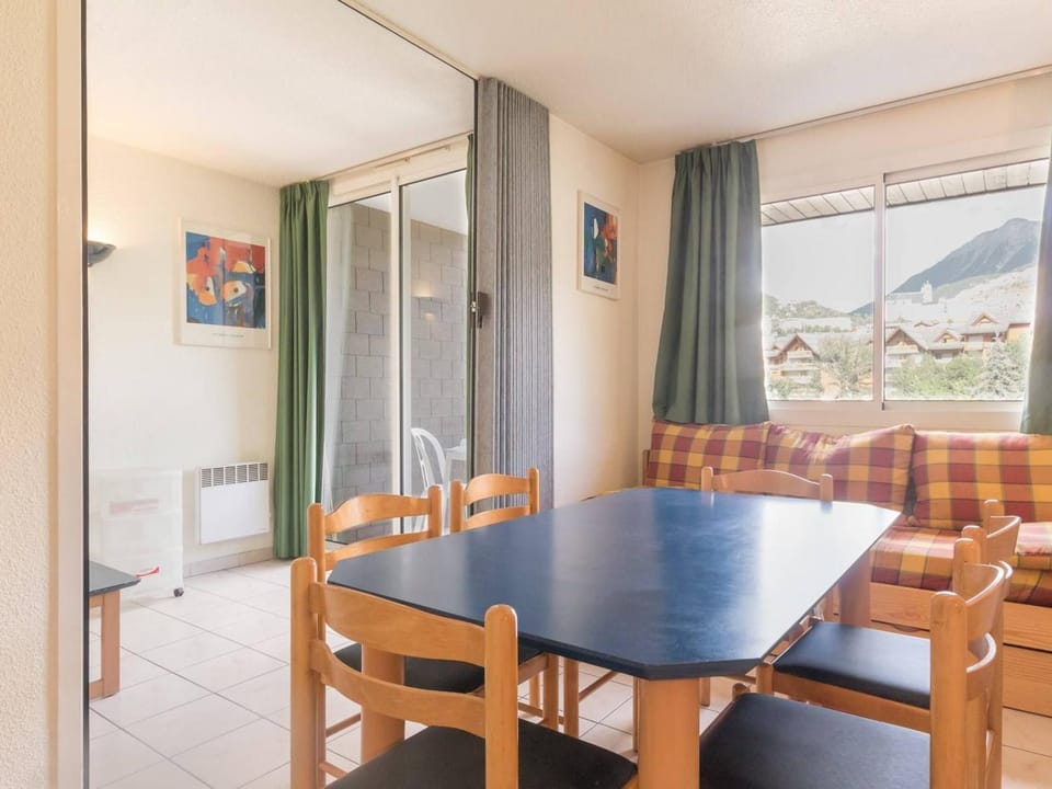Appartement 2 pièces, 6 pers, proche télécabine & centre, garage inclus - Briançon Cabin in Briançon