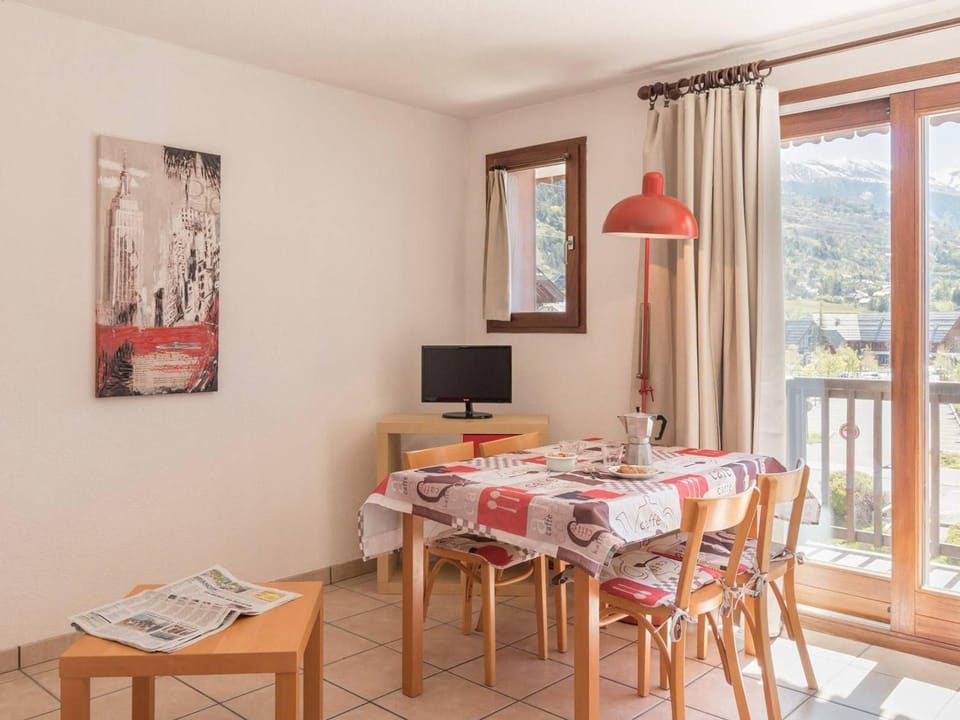 Appartement lumineux 2 pièces 6 pers, proche pistes et commerces - La Salle Les Alpes Apartment in Saint-Chaffrey