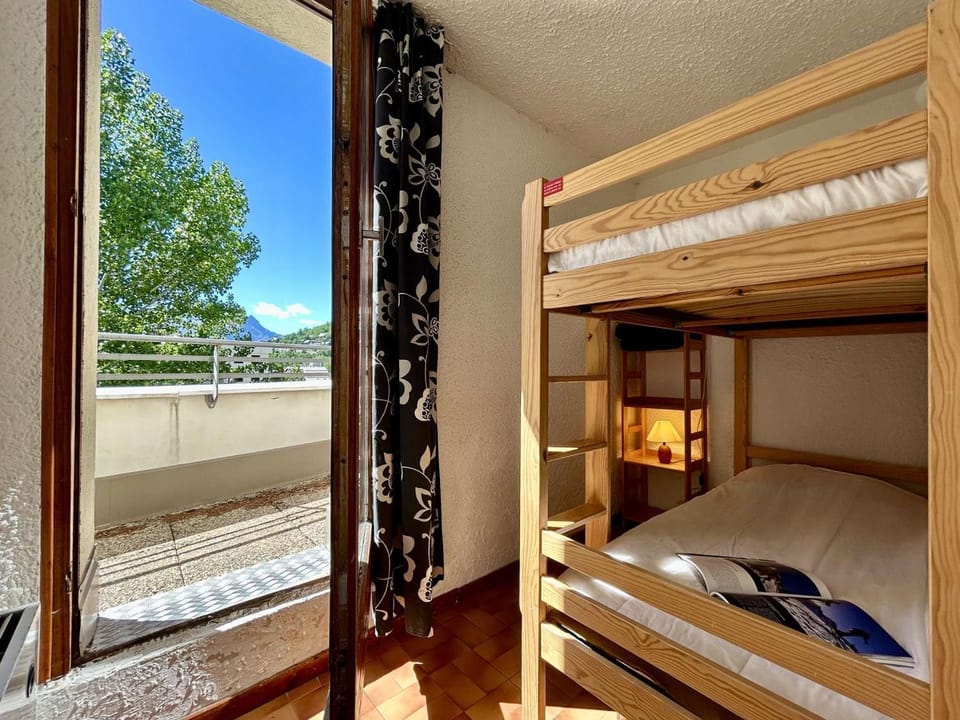 Appartement cabine 6 pers avec balcons, proche pistes - Serre-Chevalier, Chantemerle - FR-1-330E-28 Cabin in Saint-Chaffrey