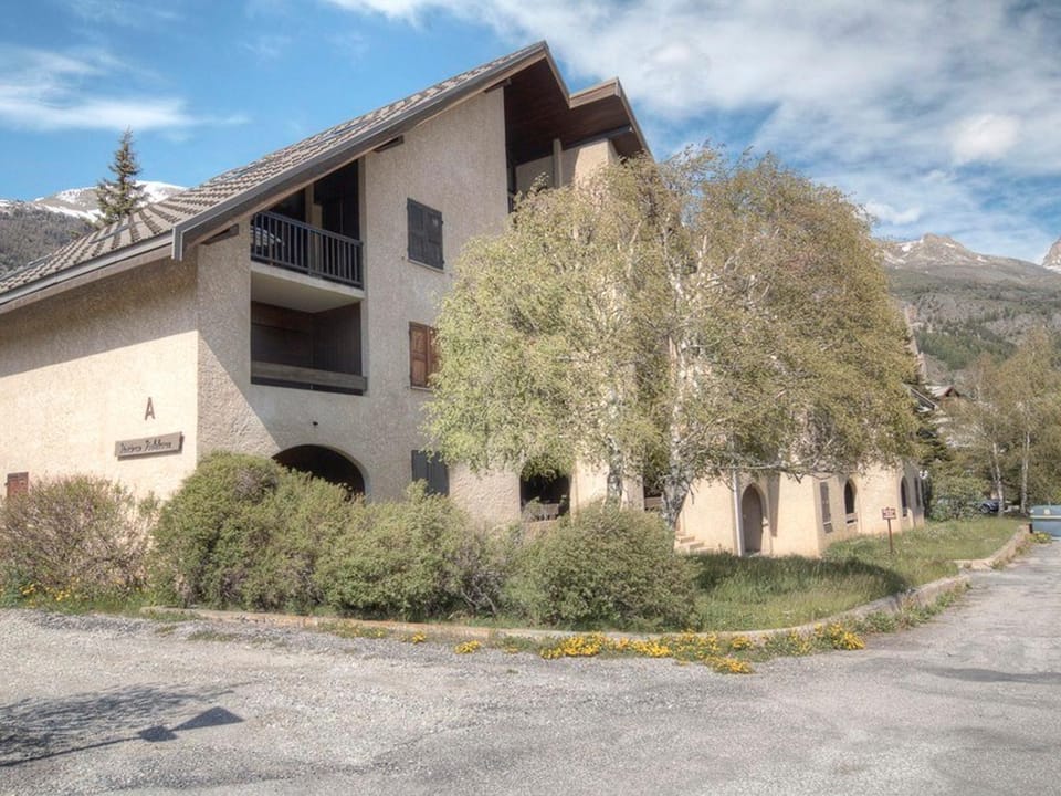 Appartement lumineux 2 pièces + coin montagne, 6 couchages, proche commerces et pistes - Monêtier-les-Bains - FR-1-330F-32 Apartment in Le Monêtier-les-Bains