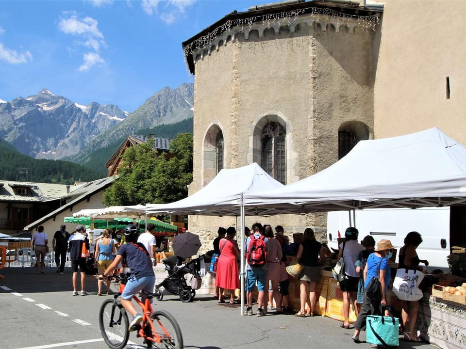 Charmant T2 avec coin montagne, 6 couchages, Monêtier les Bains, proche commerces et navettes ski - FR-1-330F-35 Apartment in Le Monêtier-les-Bains