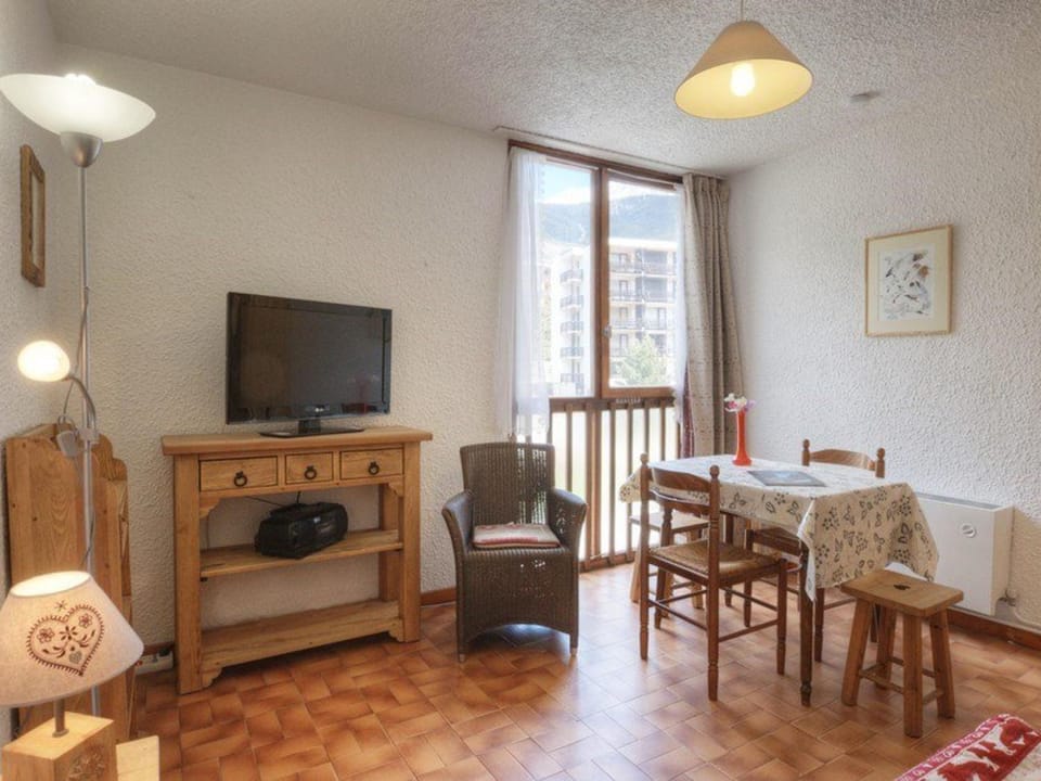 Studio cosy pour 2, Serre-Chevalier Chantemerle - Proche pistes, parking, casier à ski, animaux acceptés - FR-1-330E-62 Apartment in Saint-Chaffrey