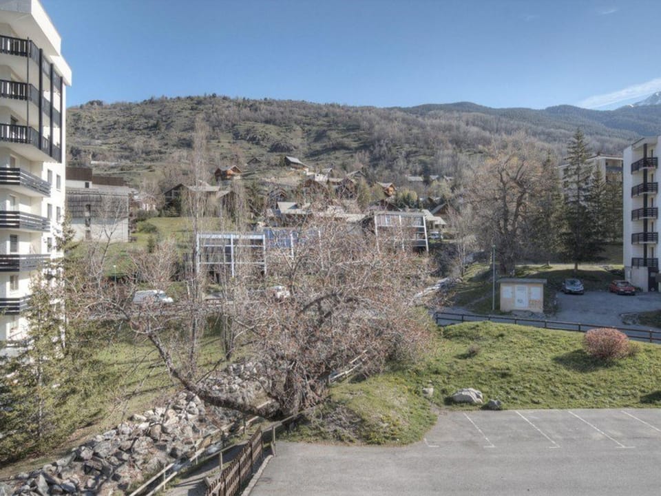 Charmant studio à Chantemerle, Serre-Chevalier pour 2 pers, parking et casier à ski inclus - FR-1-330E-67 Apartment in Saint-Chaffrey