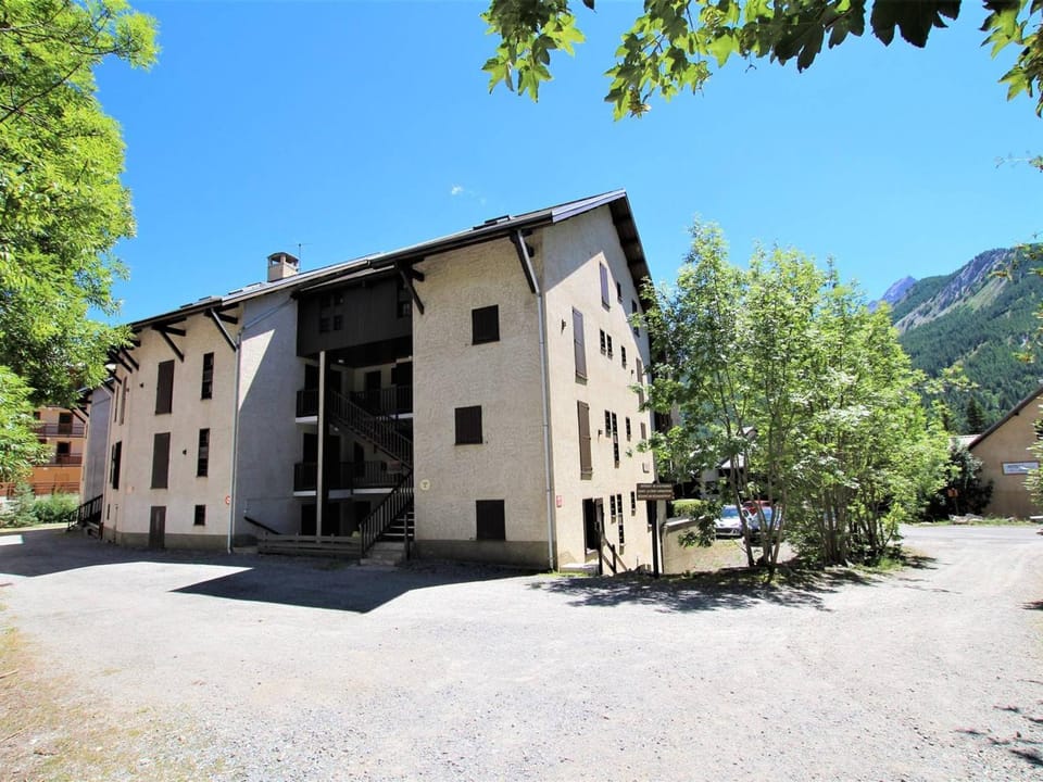Spacieux Triplex 4 pièces, 7 couchages, proche pistes, parking, calme - FR-1-330F-74 Apartment in Le Monêtier-les-Bains