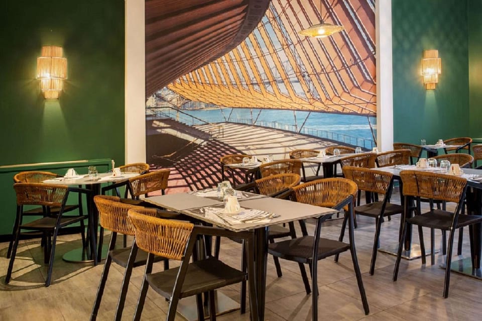 Restaurant/places to eat, Seating area, On site, Food, Breakfast