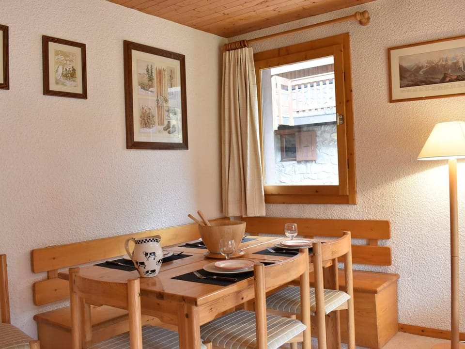 Charmant appartement proche pistes avec balcon et parking – Méribel - FR-1-180-358 Apartment in Les Allues
