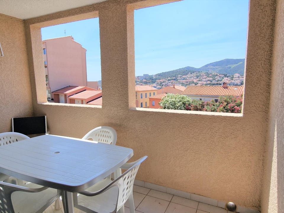 Bel appart T2 à Banyuls avec terrasse et parking privé Apartment in Port-Vendres