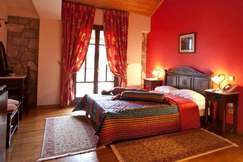 Bed, Photo of the whole room