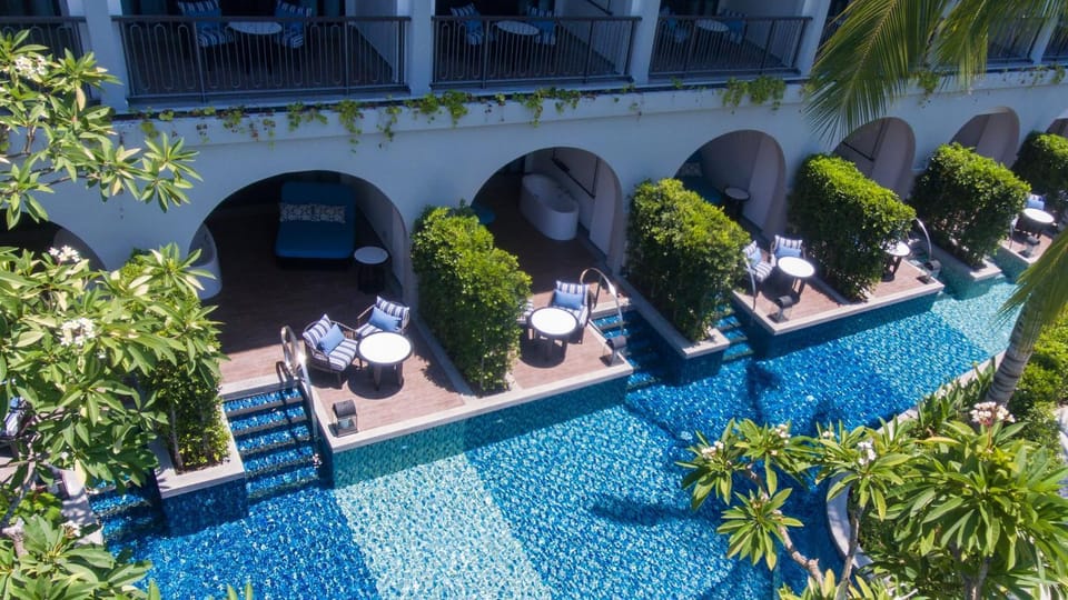 Bed, Garden, View (from property/room), Balcony/Terrace, Swimming pool, Bath