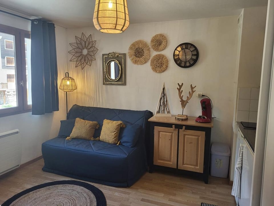 Charmant studio cabine pour 4 personnes face aux pistes à Montgenèvre - FR-1-266-98 Cabin in Montgenèvre