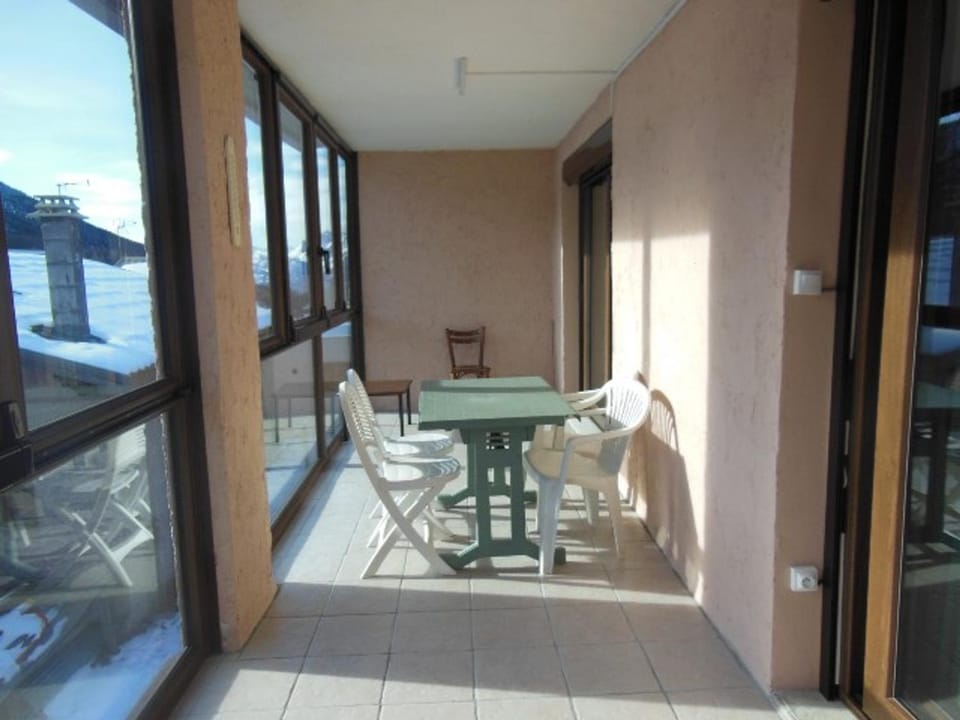 Appartement cosy 6/7 pers, au centre de Montgenèvre, exposé sud, loggia et casier à skis. - FR-1-266-109 Apartment in Montgenèvre