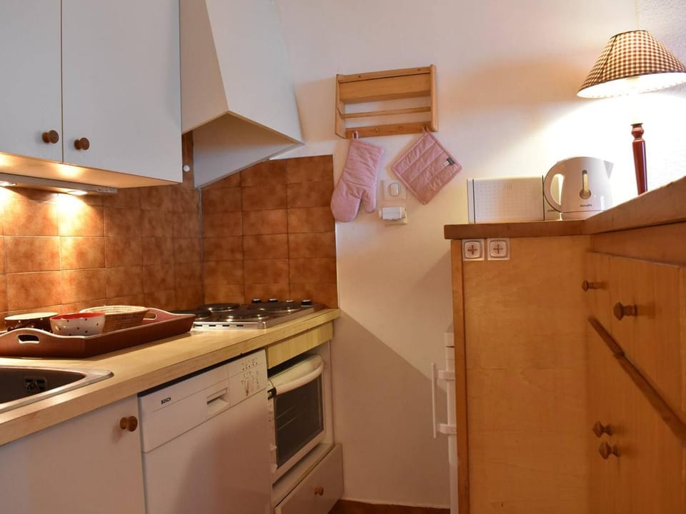 Meribel : Bel Appartement 2 Pièces avec Parking, Proche Pistes et Commerces - FR-1-180-89 Apartment in Les Allues