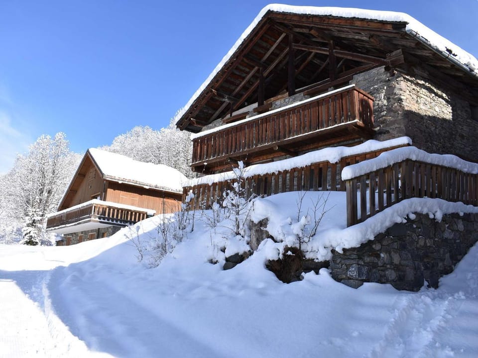 Chalet typique 8 personnes à Méribel, calme et pittoresque - FR-1-180-190 Chalet in Les Allues