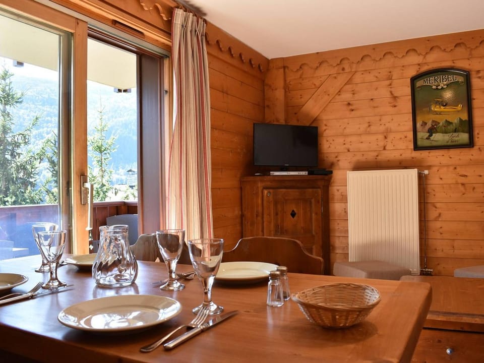 Appartement cosy avec piscine, 3 pièces pour 6 personnes à Méribel Village, proche des pistes - FR-1-180-201 Apartment in Les Allues