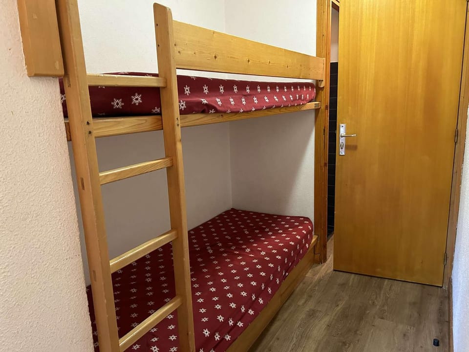 Studio 2/4 pers, Accès Pistes et Piscine, Proche Commerces, Méribel - FR-1-180-297 Apartment in Les Allues