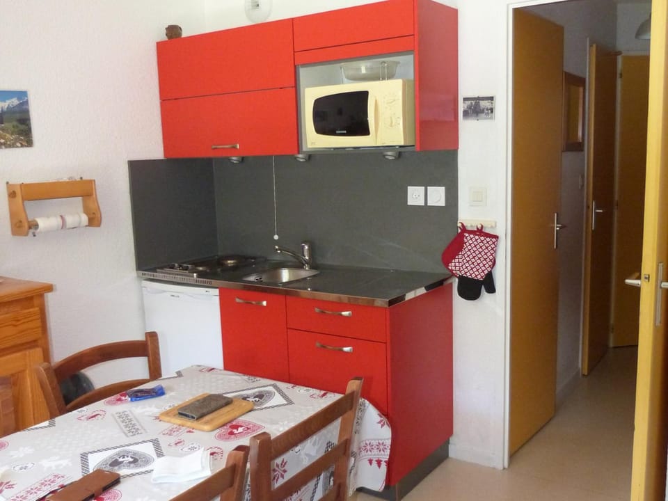 Appartement 2 pièces cabine pour 4 personnes, balcon exposition Est - FR-1-263-129 Cabin in Auvergne-Rhône-Alpes
