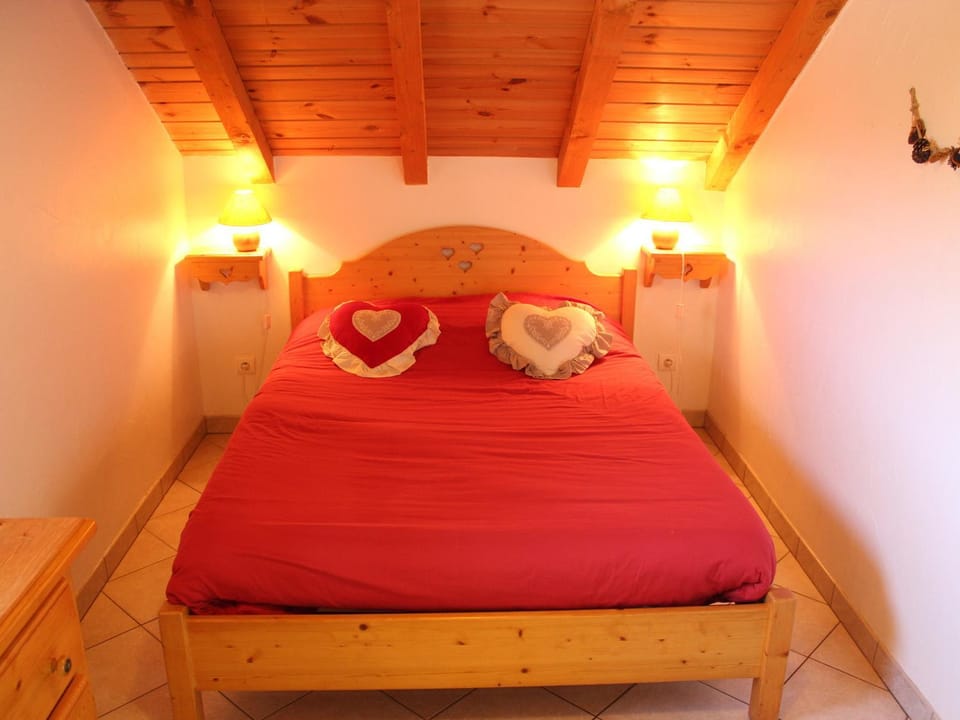 Chalet spacieux 10 pers, sud-est, animaux admis - FR-1-263-184 Apartment in Auvergne-Rhône-Alpes