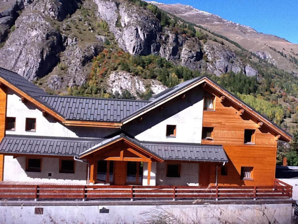 Appartement 3 pièces pour 6 personnes avec Wifi et animaux admis - FR-1-263-208 Apartment in Auvergne-Rhône-Alpes