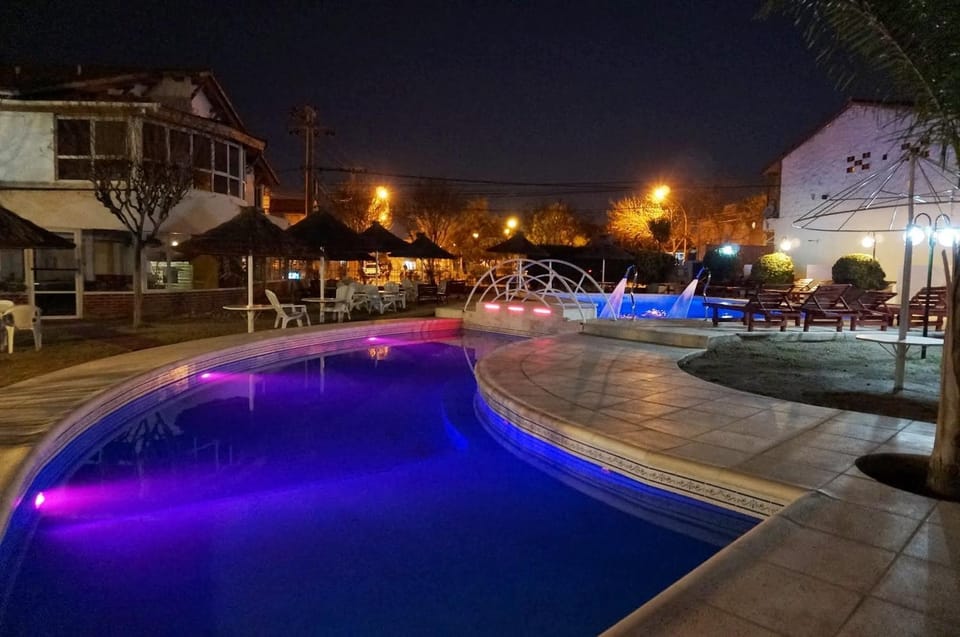 Night, Pool view