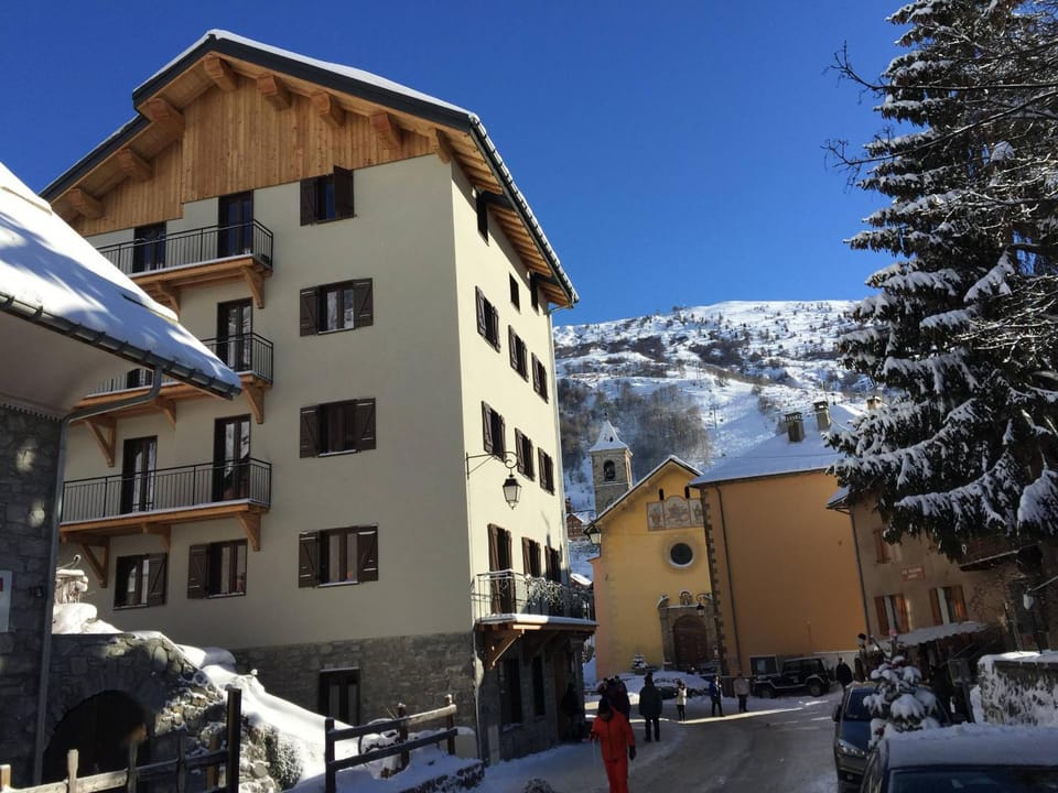 Appartement 4 pièces, pour 8/9 personnes, terrasse sud, animaux acceptés Apartment in Auvergne-Rhône-Alpes