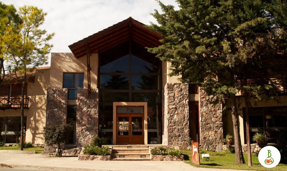 Facade/entrance, Day, Lobby or reception