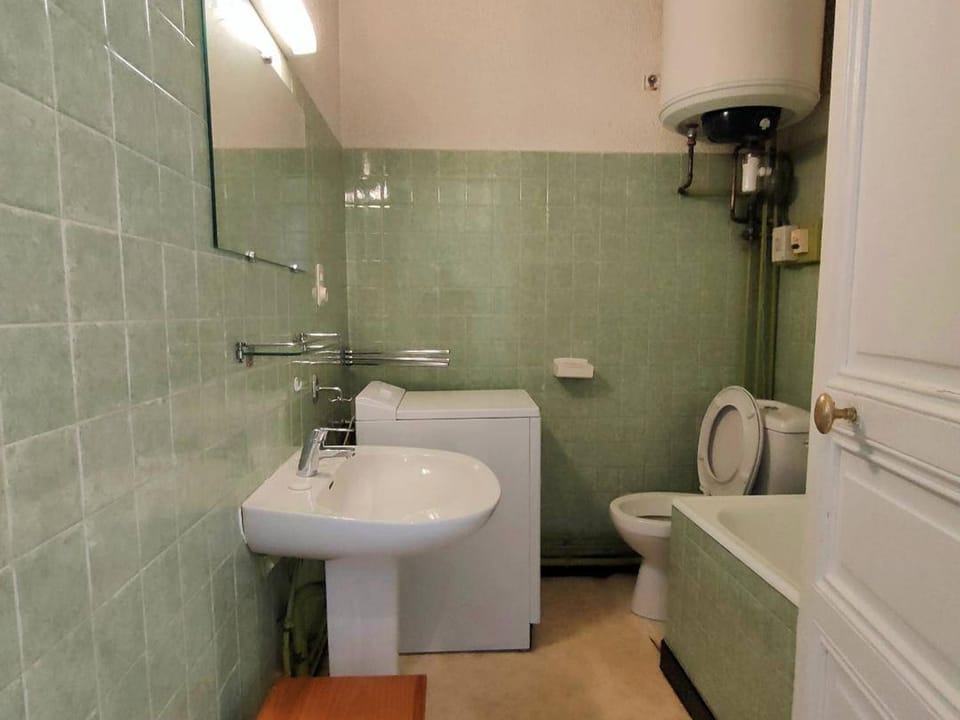 2 Pièces 4/5 Pers, Centre Cauterets - FR-1-234-145 Apartment in Cauterets