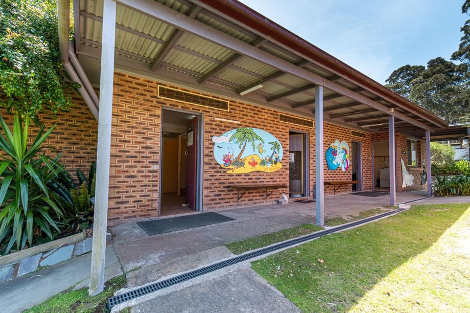 Shower, Property building, Bathroom, laundry