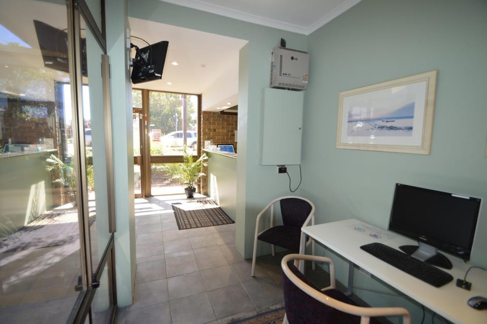 Lobby or reception, Business facilities
