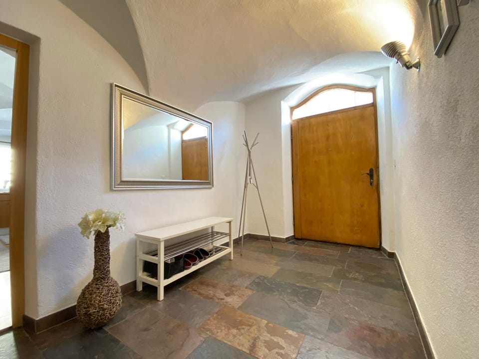 Staff, Facade/entrance, Lobby or reception, Photo of the whole room