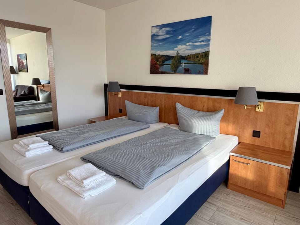 Bed, towels