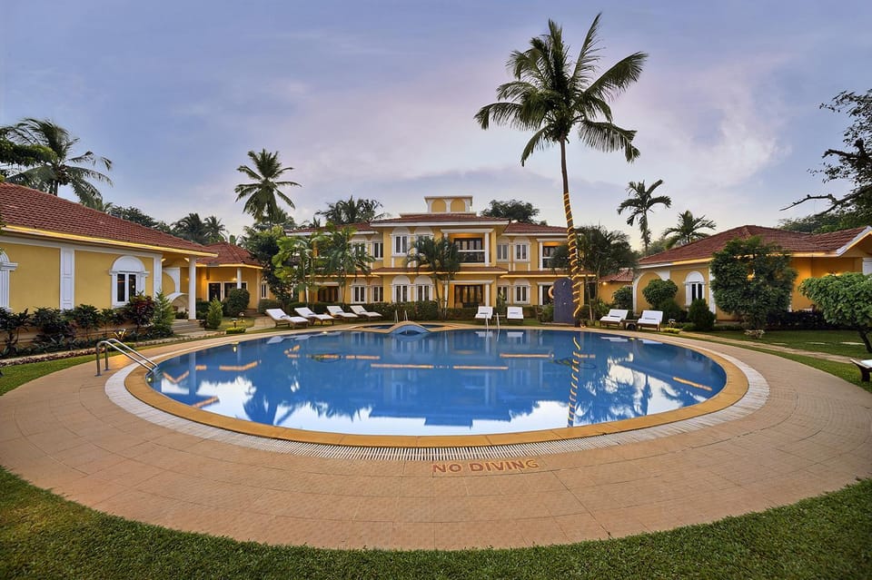 Property building, Pool view, Swimming pool