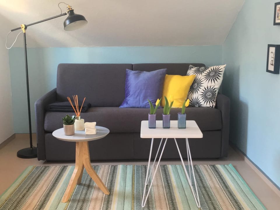 Living room, Seating area