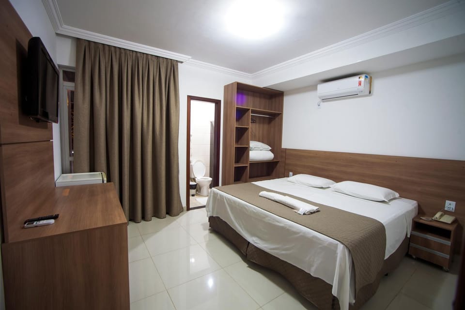 Bed, Bedroom, wardrobe, air conditioner