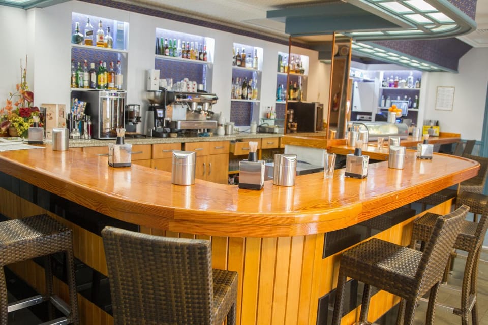 Lounge or bar