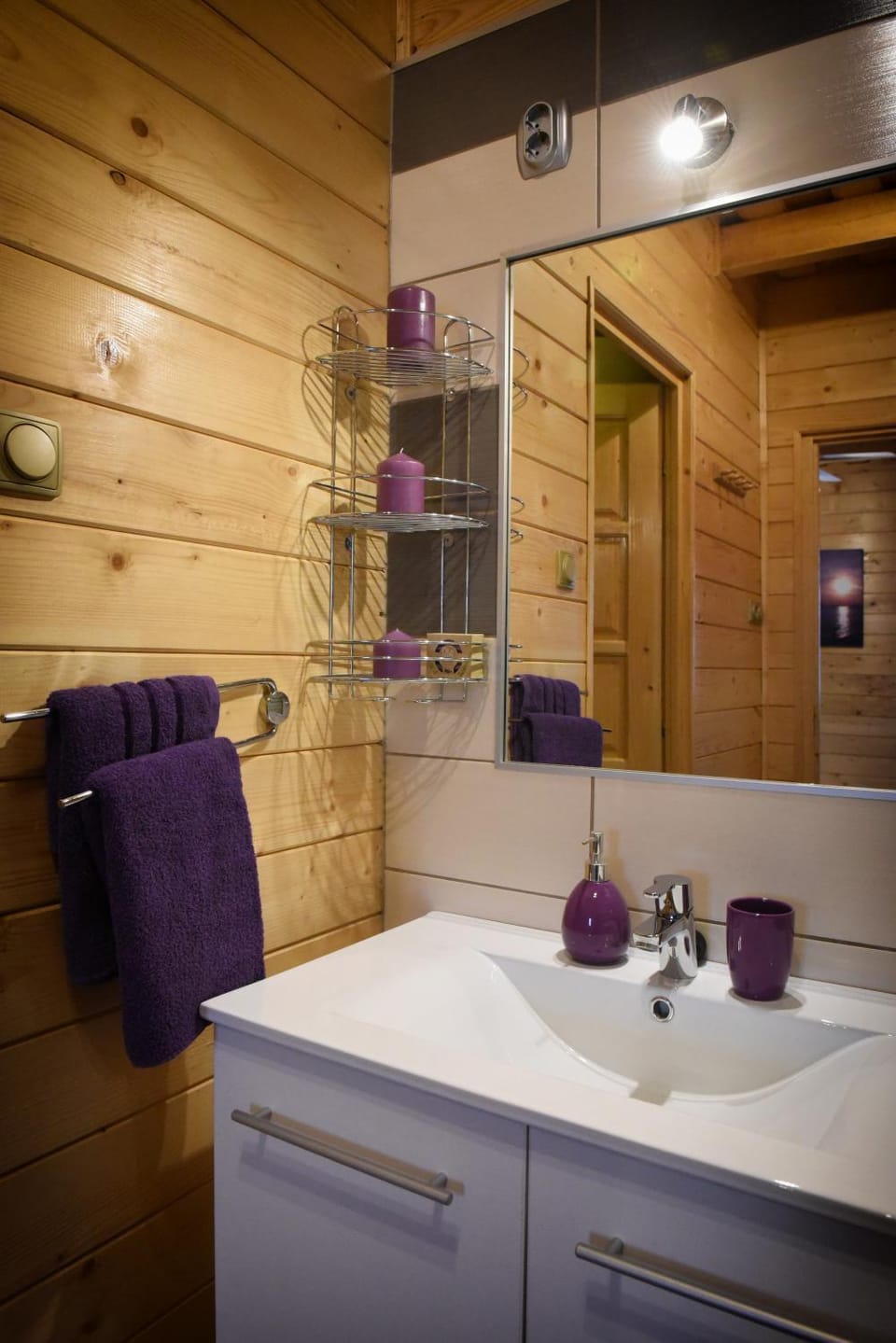 Bathroom, towels