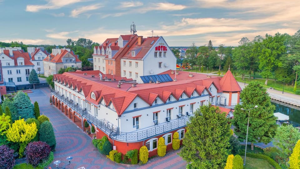 Property building, Spring, Day, Natural landscape, Bird's eye view