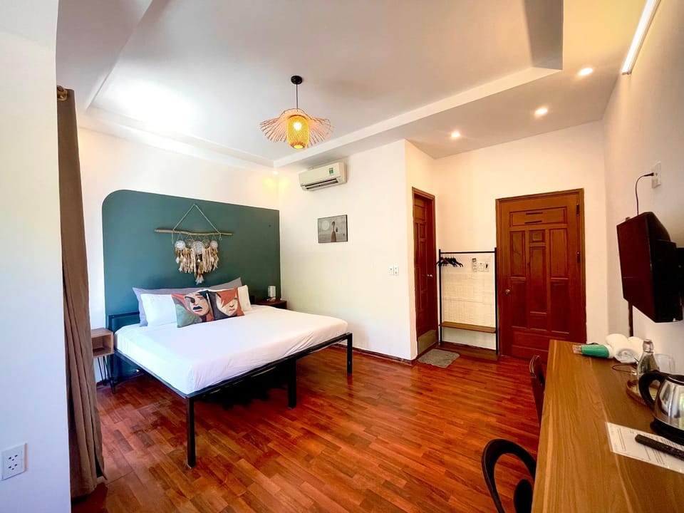 TV and multimedia, Bedroom, air conditioner