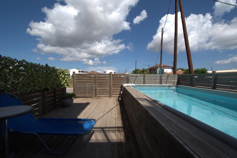 Day, Pool view, Swimming pool, sunbed