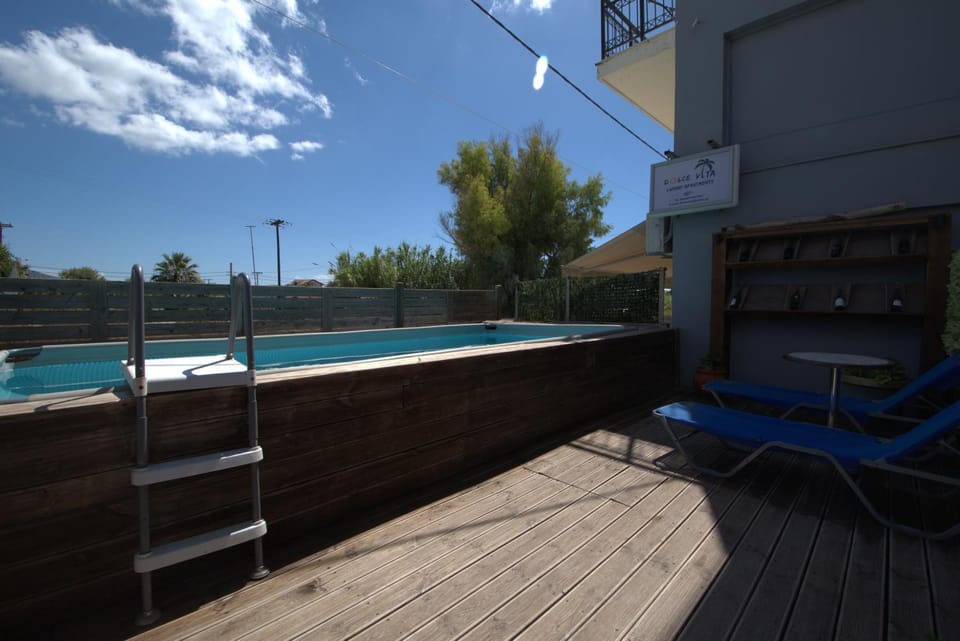 Day, Pool view, Swimming pool, sunbed