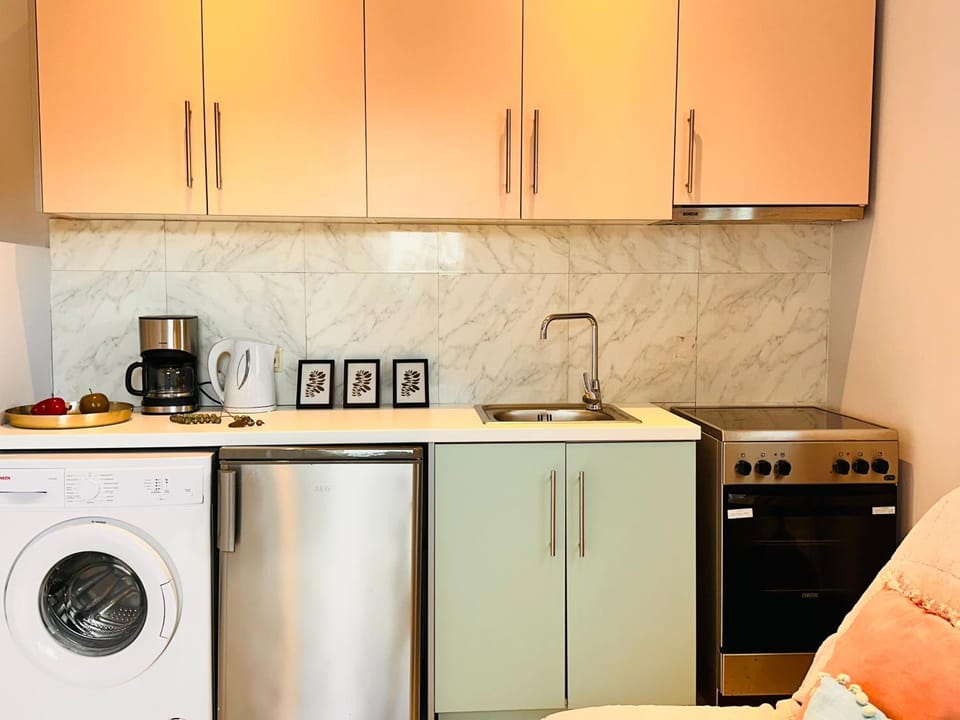 oven, laundry, washing machine, kitchen