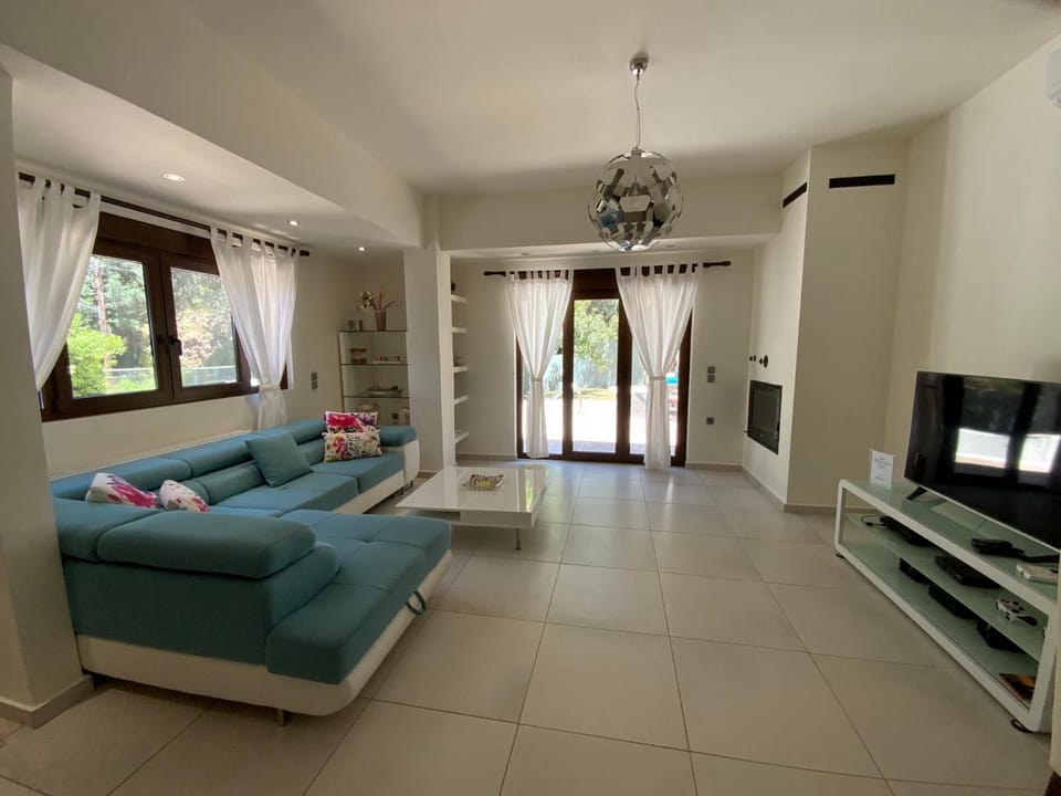 TV and multimedia, Living room, Seating area
