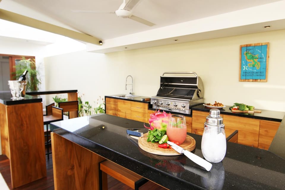 BBQ facilities, kitchen