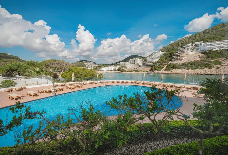 Off site, Natural landscape, Pool view, Sea view, Swimming pool