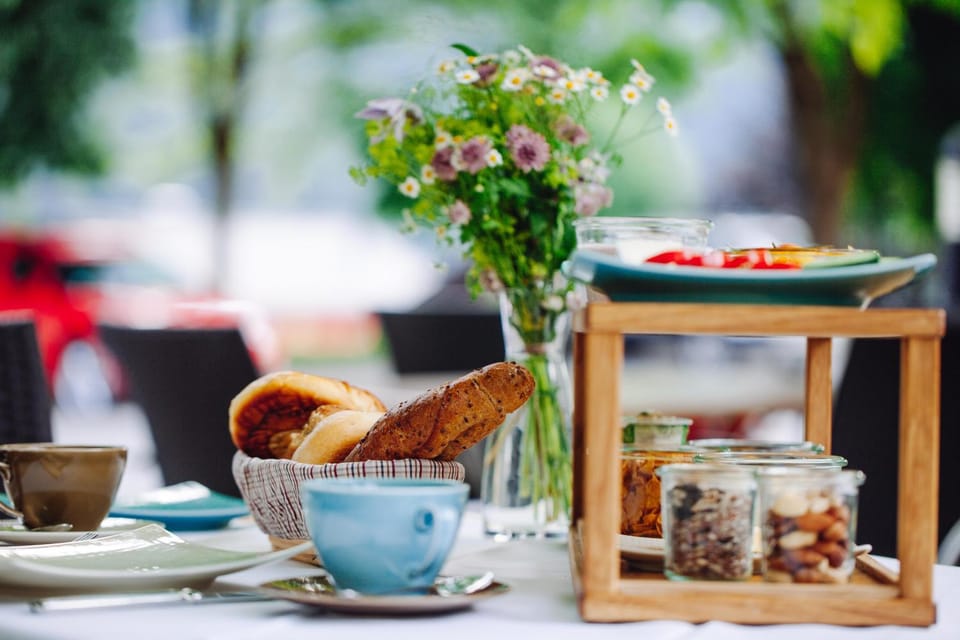 Coffee/tea facilities, Food and drinks, Food, Breakfast