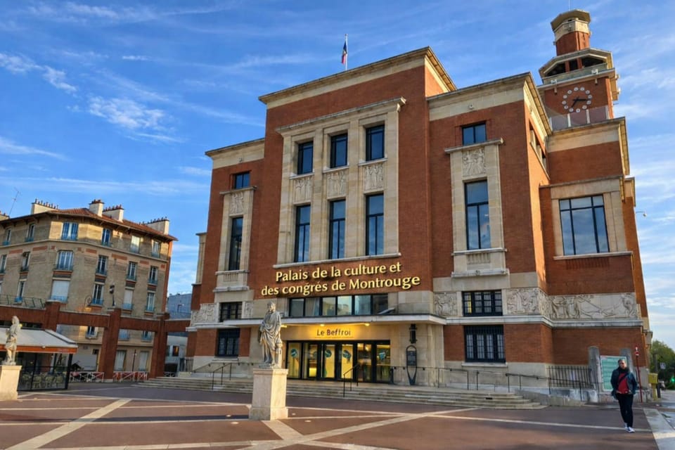 Neighbourhood, Activities