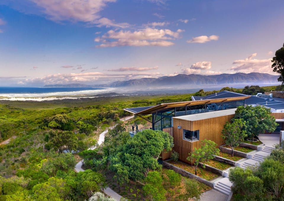 Property building, Day, Natural landscape, Bird's eye view, Mountain view, Sea view