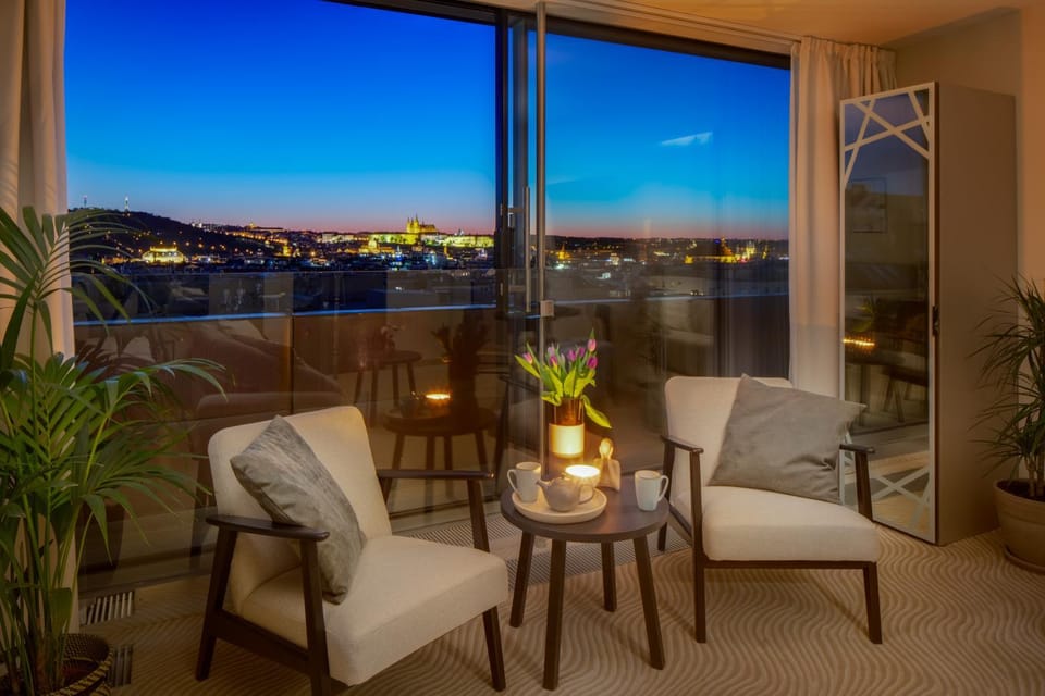 View (from property/room), Seating area, City view, Landmark view