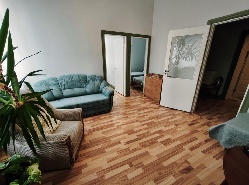 Living room, Photo of the whole room, Seating area