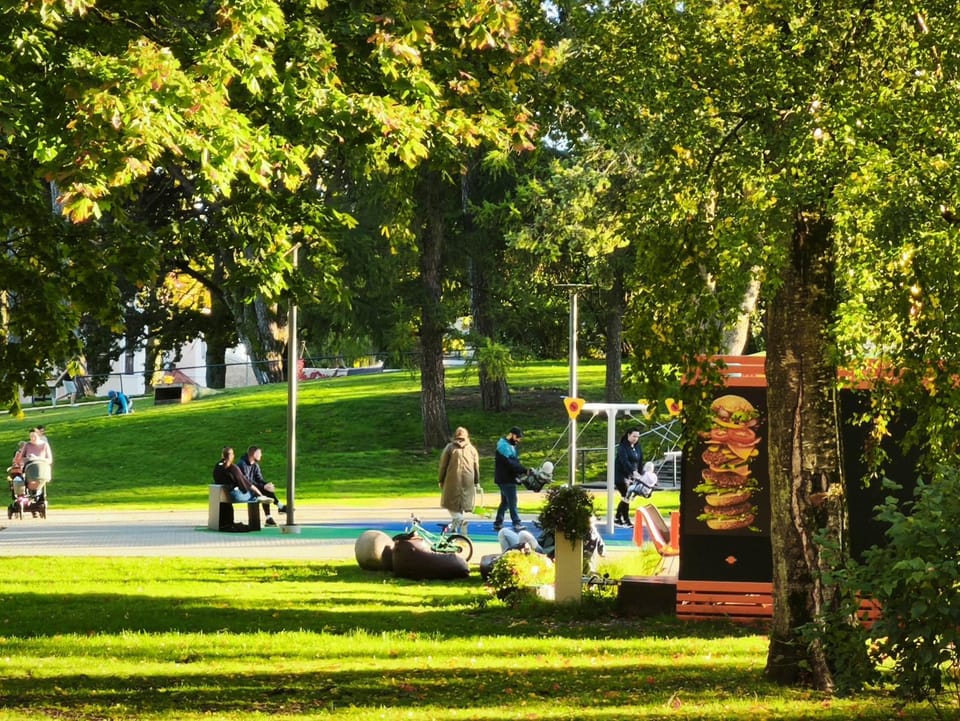 Children play ground, View (from property/room), View (from property/room), Other, Landmark view, Landmark view, Area and facilities, Area and facilities, Area and facilities, Family