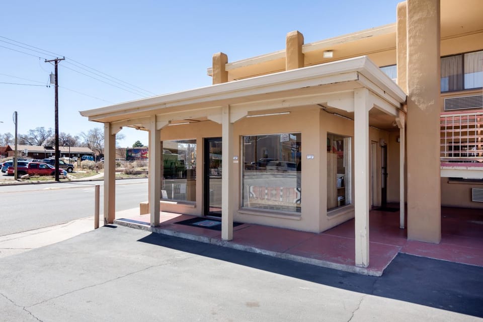 Facade/entrance, Day